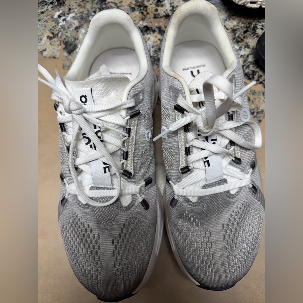 On Cloud men’s 8 cloud eclipse- no box- customer return